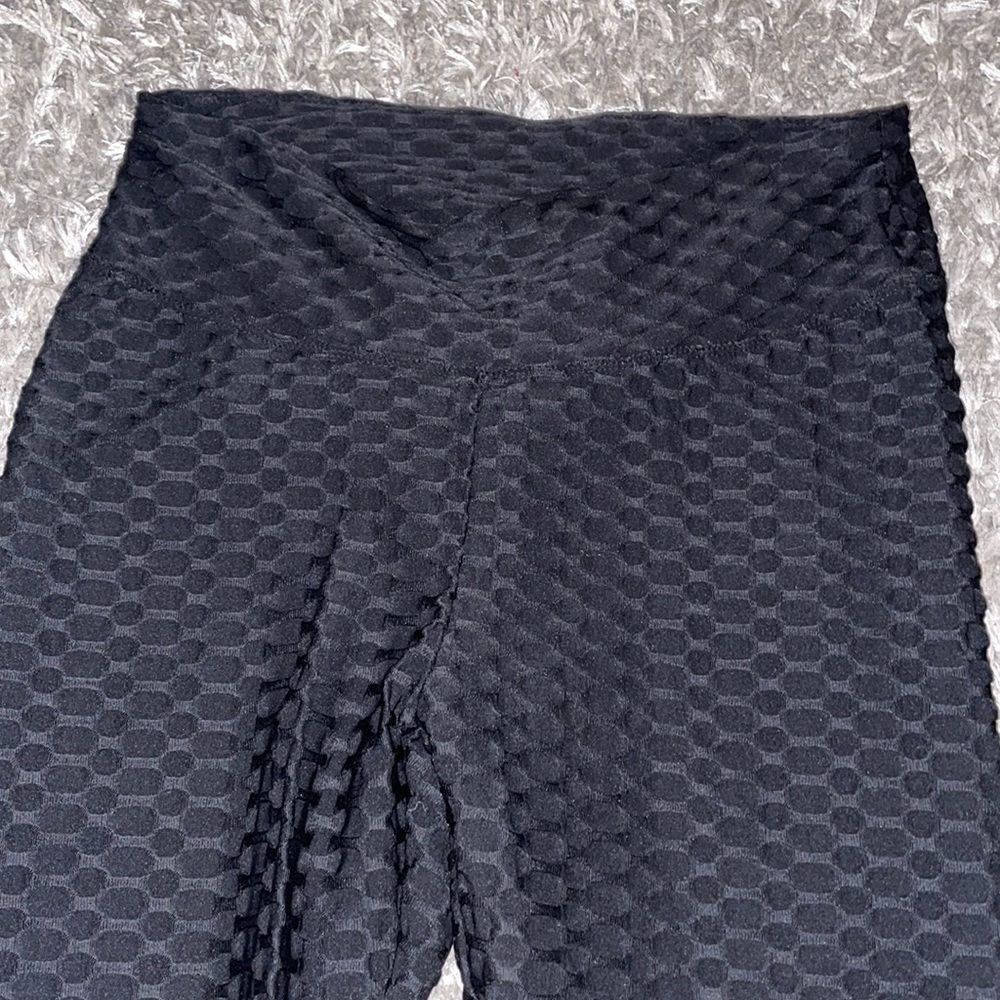 Black textured leggings, cinch on butt